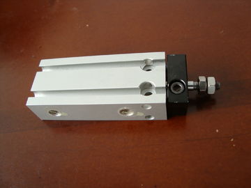 自由な設置磁石の非回転棒のタイプが付いている二重棒シリンダーCDUK